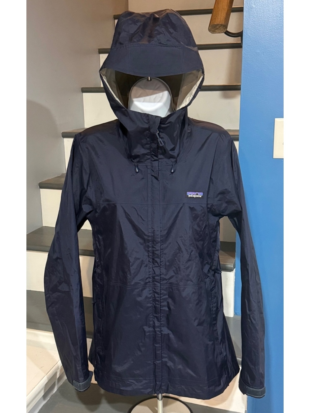 Women’s Size Medium Torrentshell H2NO Navy Blue Hooded Lightweight Rain Jacket